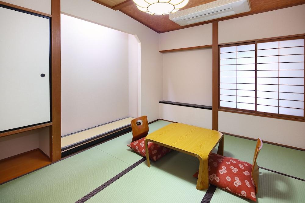 Отель Hakonenomori Okada Экстерьер фото