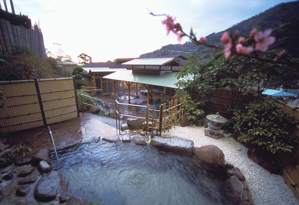 Отель Hakonenomori Okada Экстерьер фото