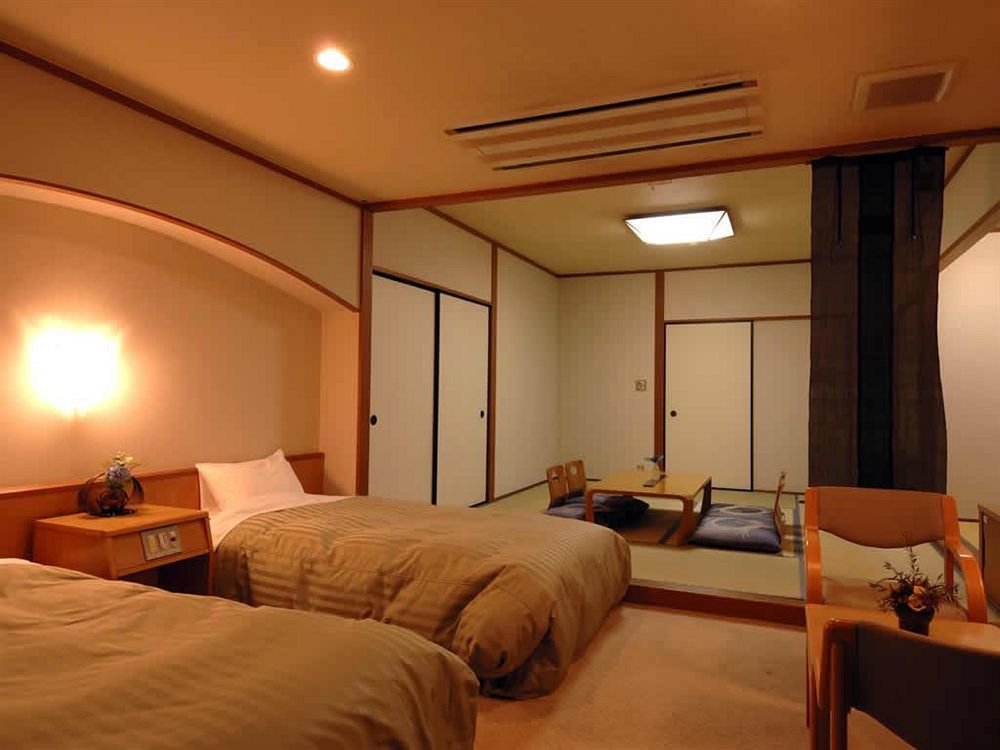 Отель Hakonenomori Okada Экстерьер фото